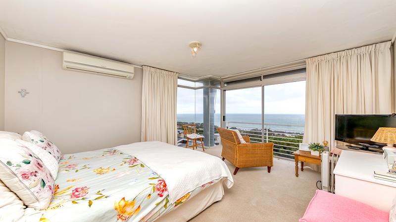 3 Bedroom Property for Sale in Camps Bay Western Cape